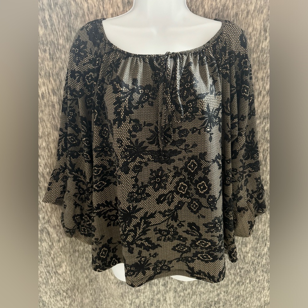 Betsy Johnson floral blouse size medium